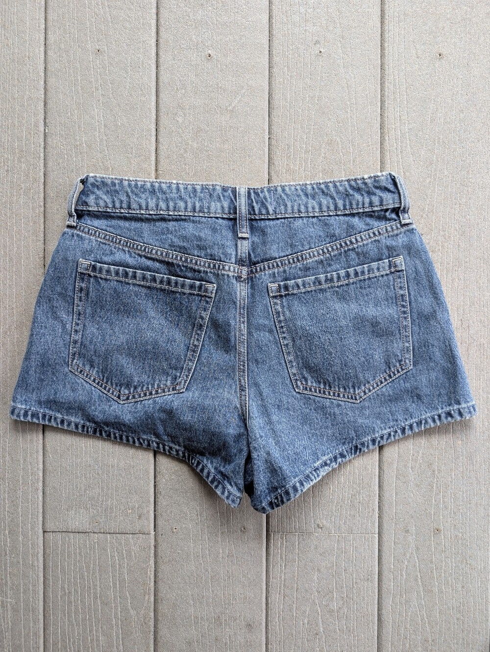 Hollister Shorts SKU1119 - Picture 3 of 3
